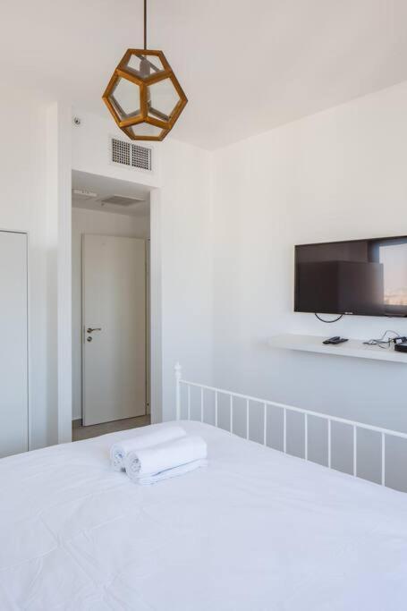 O&O Group- Magical 4Br Apt With Panoramic Sea View بات يام المظهر الخارجي الصورة